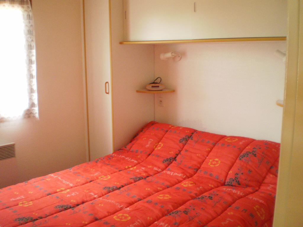 Gite Les Roziers Montmurat Ruang foto