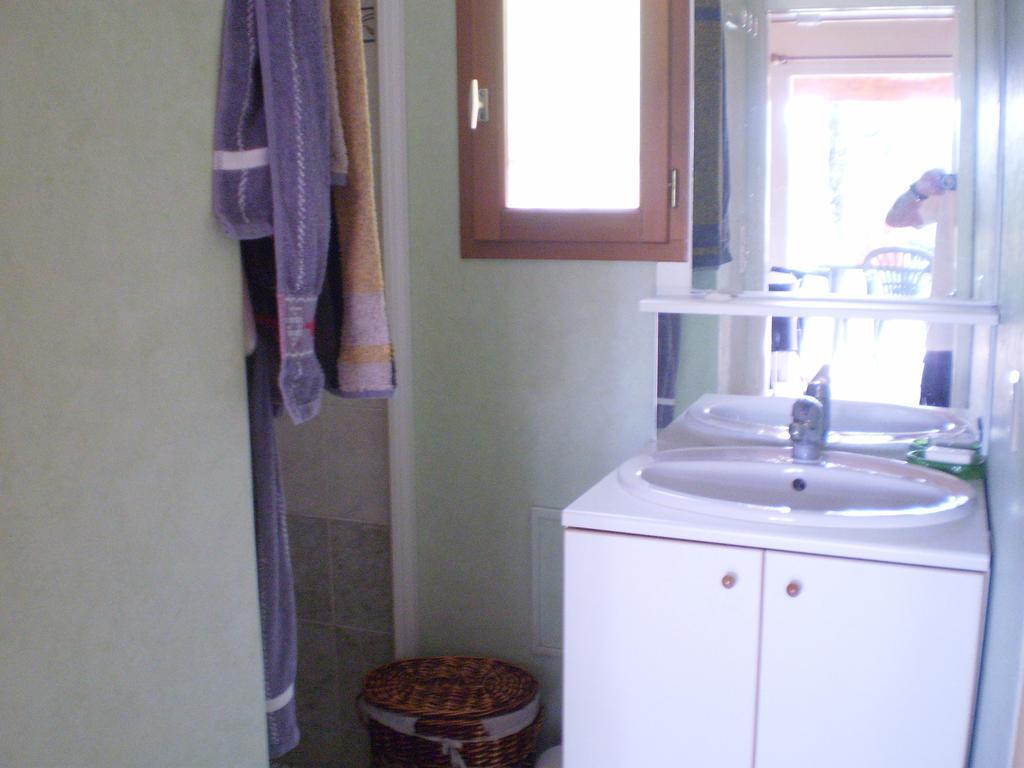 Gite Les Roziers Montmurat Ruang foto